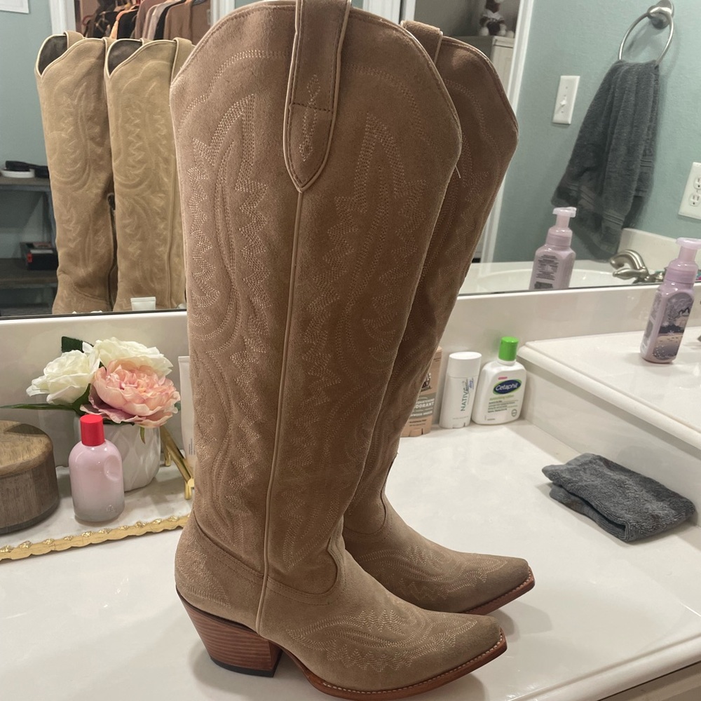 ARIAT WOMEN'S CASANOVA TRULY TAUPE SUEDE SNIP TOE TALL COWBOY BOOT